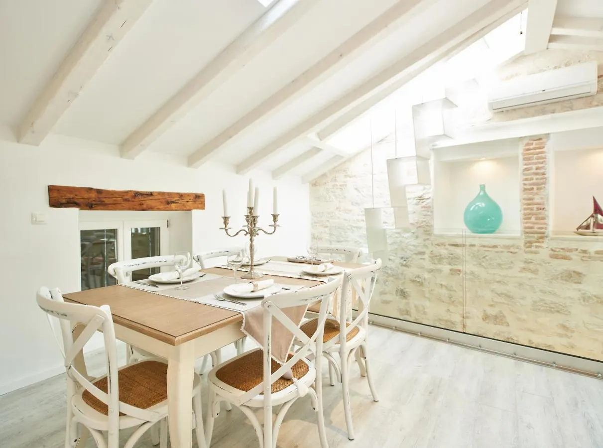 Old Town Splendid Apartments By Irundo Rovinj