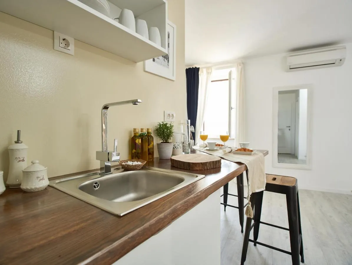 Old Town Splendid Apartments By Irundo Rovigno
