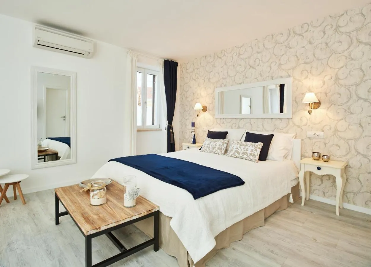 Old Town Splendid Apartments By Irundo Rovinj